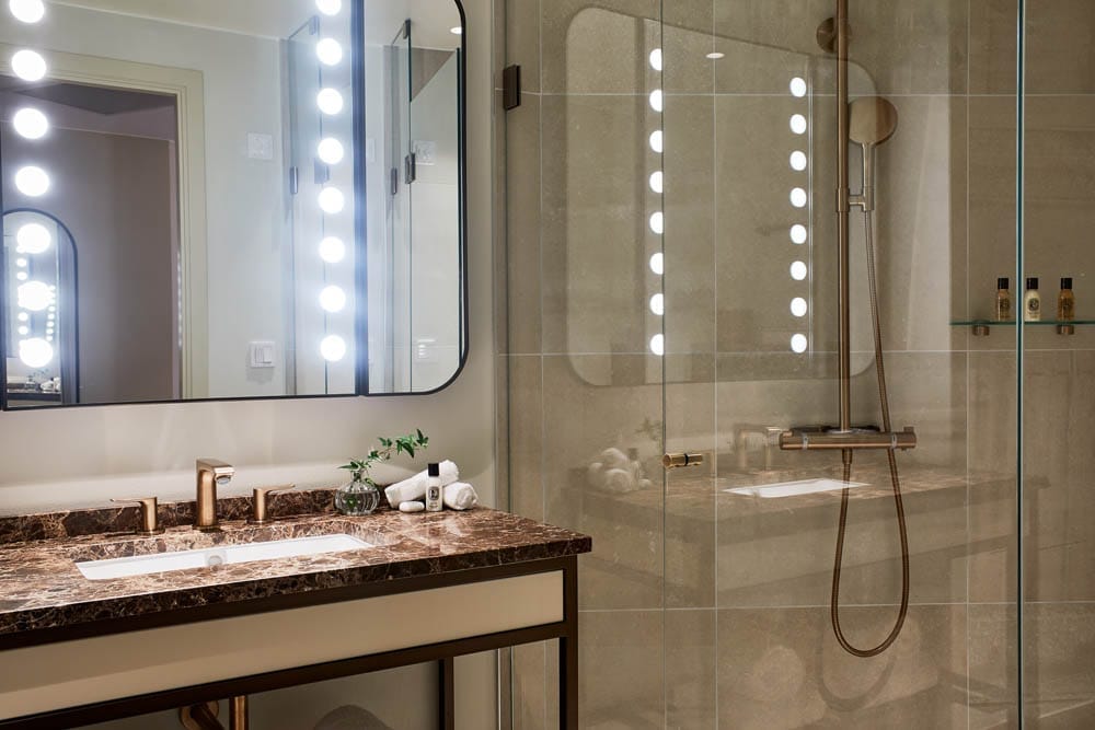 Bank Hotel rum badrum